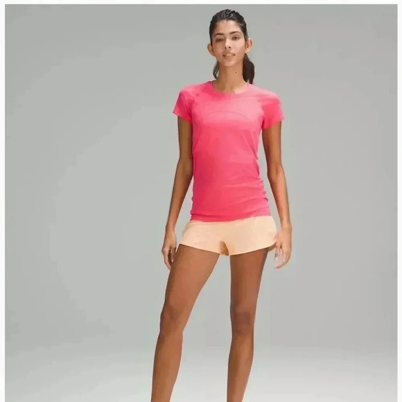 Lululemon Swiftly Tech Short-Sleeve Shirt 2.0 lipgloss - Picture 3 of 7